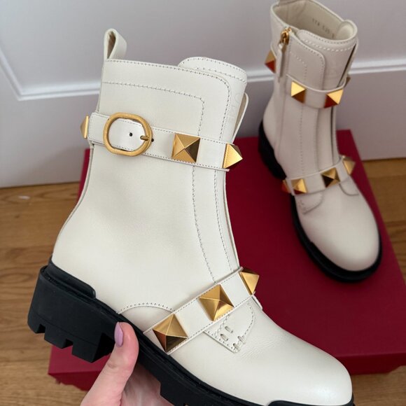 NWT Valentino Garavani Combat Boots Calfskin Leather Gold-tone Studs Sz 36 - Picture 6 of 12